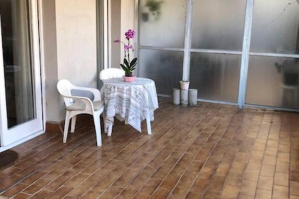 Comode Apartament Al Bell Mig De Girona Exteriér fotografie
